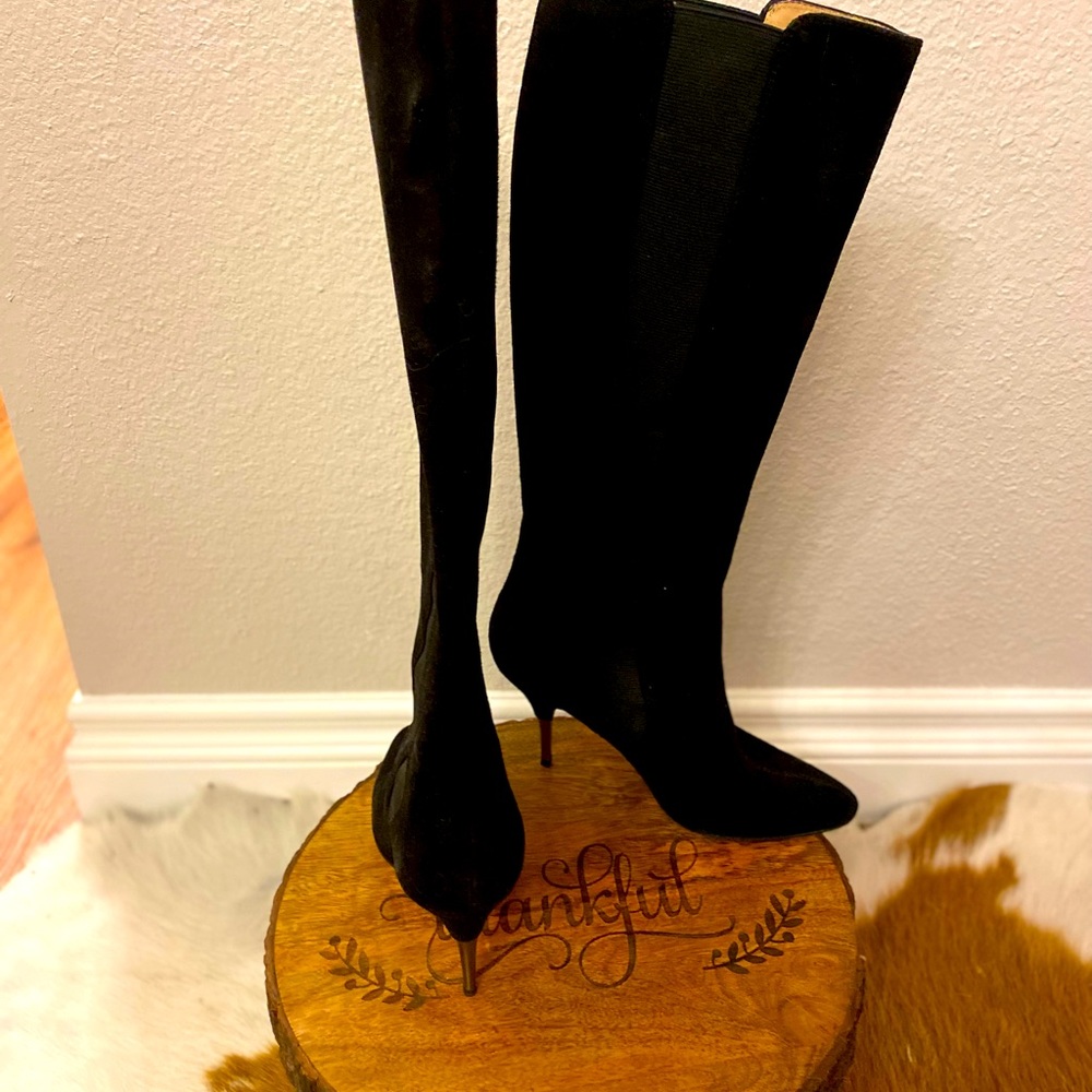 New size7 Vero Cuoio Leather Blk Sued Knee High Heel boots with silver tipheels.
